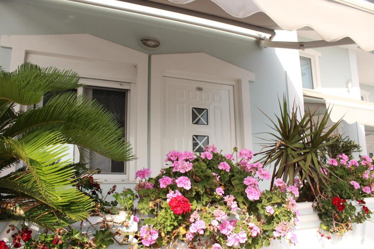 Bebi Hotel And Apartments ساراندا المظهر الخارجي الصورة