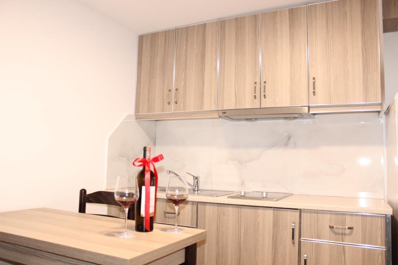 Bebi Hotel And Apartments ساراندا المظهر الخارجي الصورة