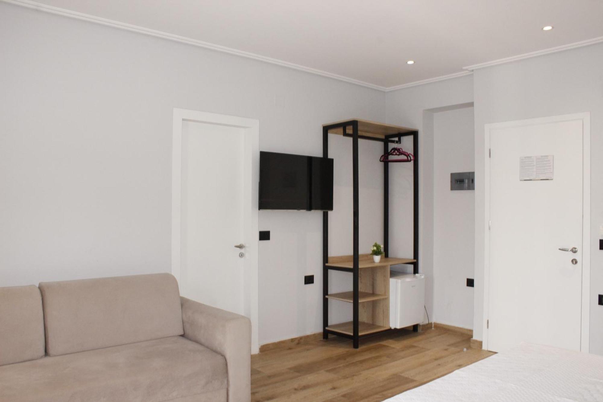 Bebi Hotel And Apartments ساراندا المظهر الخارجي الصورة
