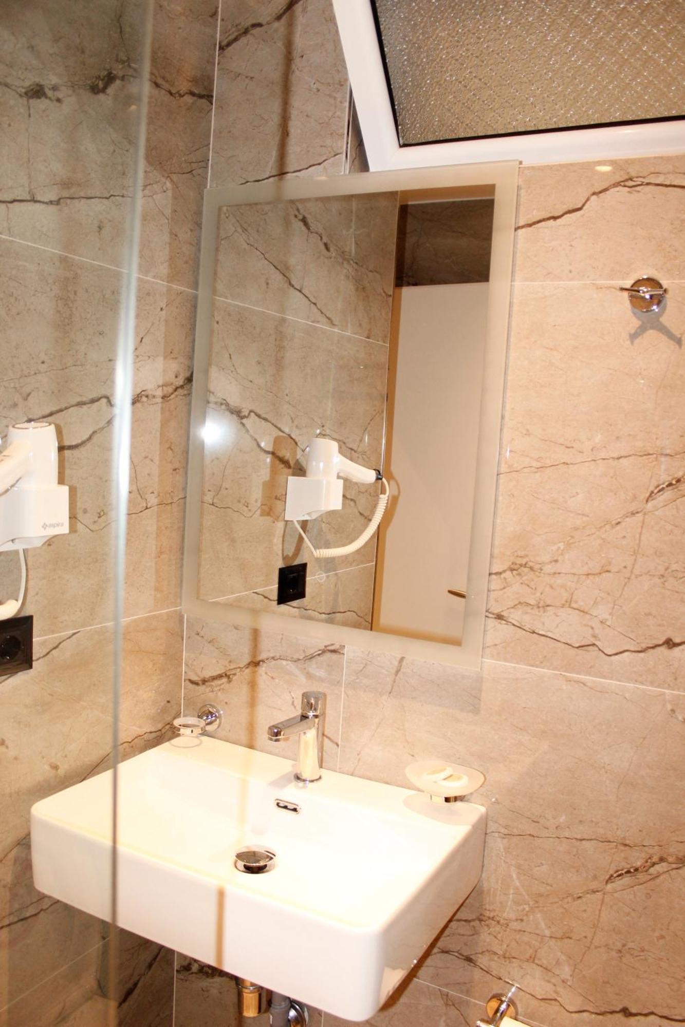Bebi Hotel And Apartments ساراندا المظهر الخارجي الصورة